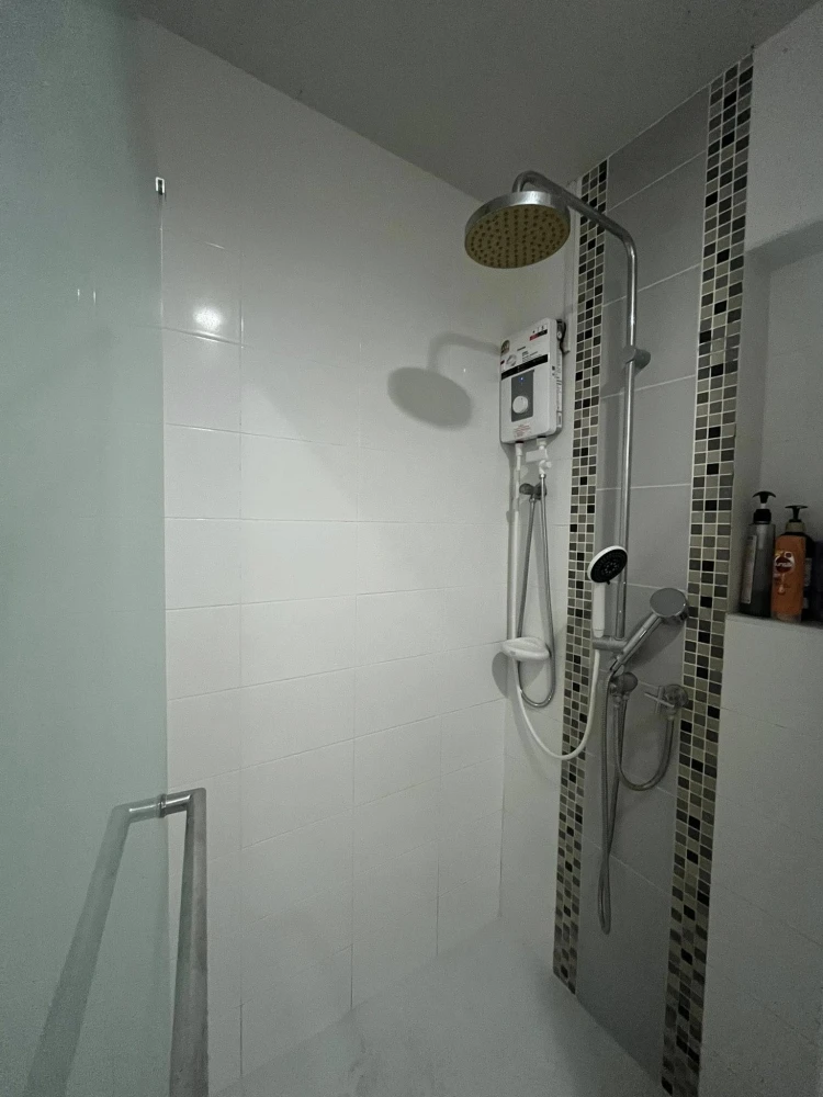 Casa Condo Ratchada-Tha Phra for sale. High floor unit, fully furnished. Just bring your belongings and move in! Book now before it's too late!+++
