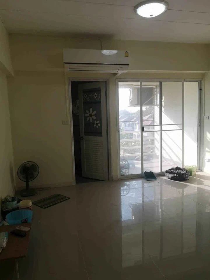 For sale: Khun Suk Ville Nawamin 157. Suitable for those who like peace, safety, and fresh air. It's a family-style apartment. Don't miss it.