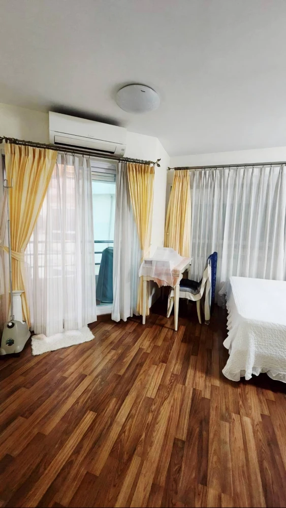 For sale: Chateau In Town Major Ratchayothin. Spacious living room, kitchen, and bathroom. Includes all furniture. A highly recommended purchase!