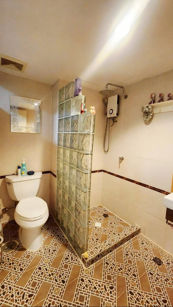 For sale: Chateau In Town Major Ratchayothin. Spacious living room, kitchen, and bathroom. Includes all furniture. A highly recommended purchase!