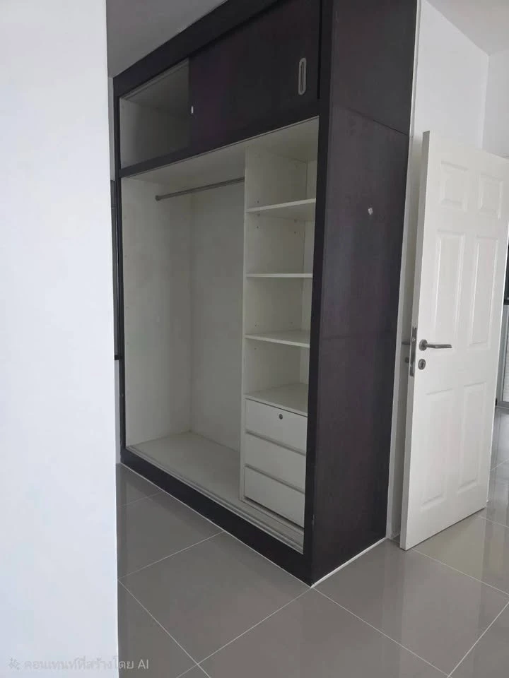 For Sale: Chewathai Ratchaprarop, 9th floor. This is a spacious corner unit offering great views from multiple angles. Book now before you miss out!