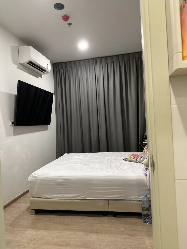 For sale: Chewathai Kaset Nawamin condo, corner unit, next to elevator, near fire escape, not far from garbage room, beautiful street view, room stays
