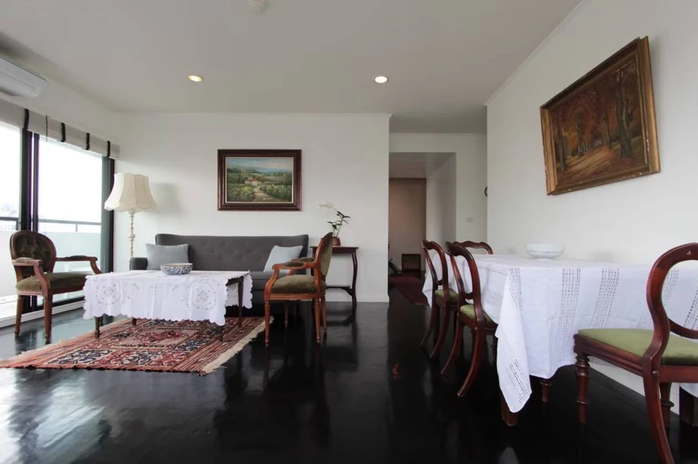 For sale: City Resort Sukhumvit 49, high floor, ready to move in, spacious room, reserve now, don't miss out++