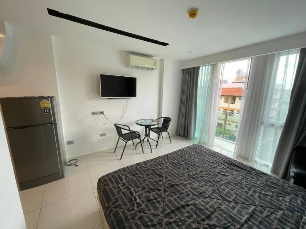 For sale: City Center Residence (Central Pattaya) Studio room, outside view, fully furnished, book now and you won't be disappointed.