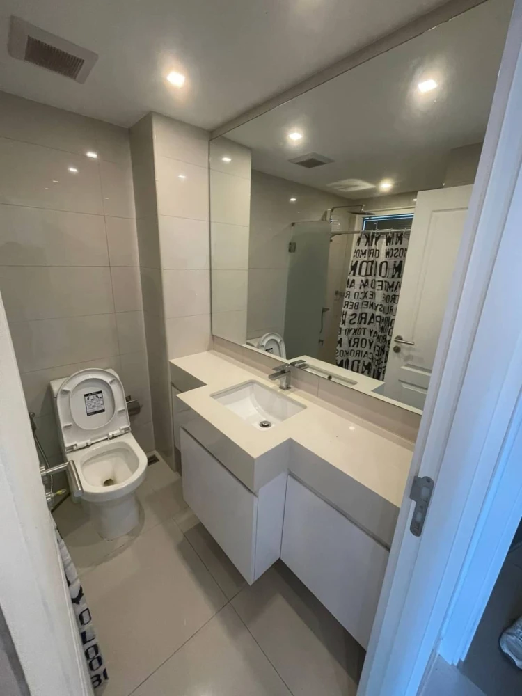 For sale: City Center Residence (Central Pattaya) Studio room, outside view, fully furnished, book now and you won't be disappointed.