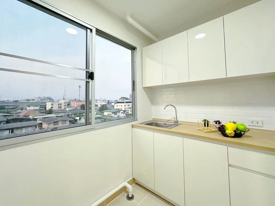 ขาย ซิตี้โฮม รัชดา-ปิ่นเกล้า (จรัญสนิทวงศ์ 95/1) พื้นที่ห้องเยอะมาก ตกแต่งสวย กั้นสัดส่วน พร้อมโซฟาเบด สนใจจองเลย
