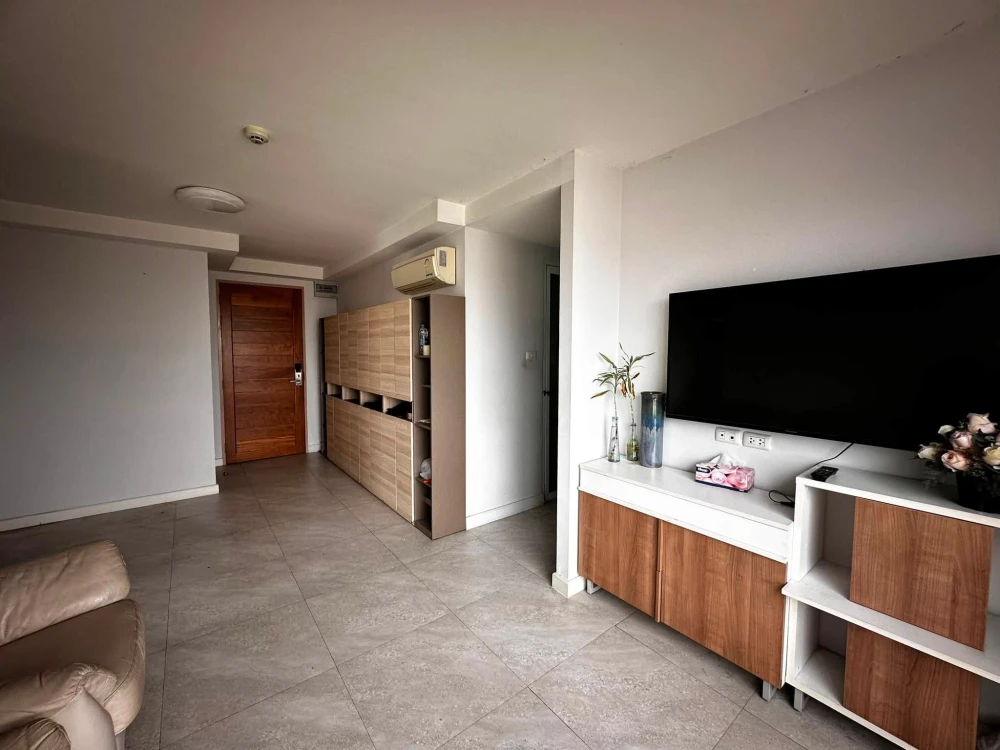 For sale: C-Style Condo, large unit, fully furnished, with parking space. Don't miss out!