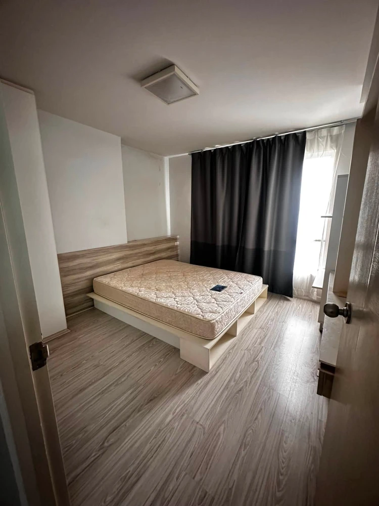 For sale: C-Style Condo, large unit, fully furnished, with parking space. Don't miss out!