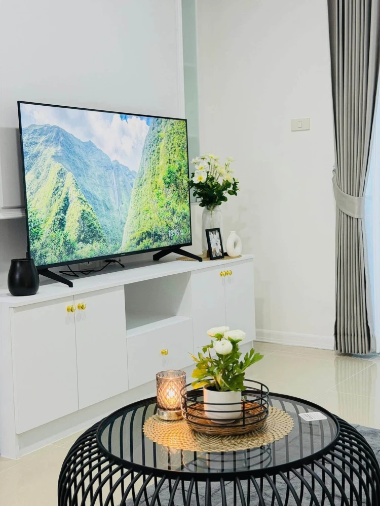 For sale: CC Condominium 1 (Pattaya Central). Beautifully decorated unit with bright, comfortable colors. A very pleasant place to live! Book now!
