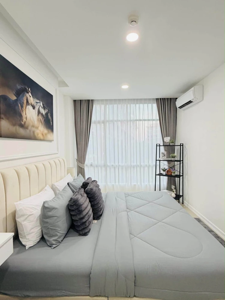 For sale: CC Condominium 1 (Pattaya Central). Beautifully decorated unit with bright, comfortable colors. A very pleasant place to live! Book now!