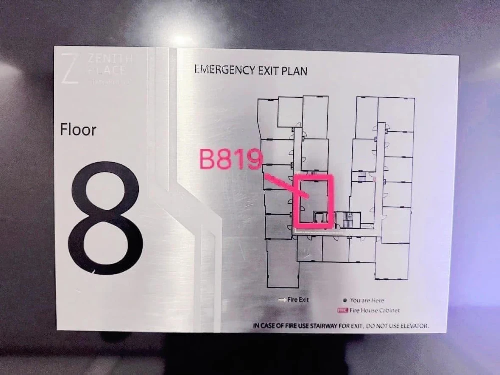 Sell Zenith Place, Sukhumvit 42, corner room, 8th floor, privacy, good price like this, must reserve now. Urgent.