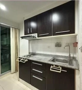 For sale: Zenith Place Add Huai Khwang, 3rd floor, spacious room, comfortable, not cramped. Don't just look, hurry and reserve now!