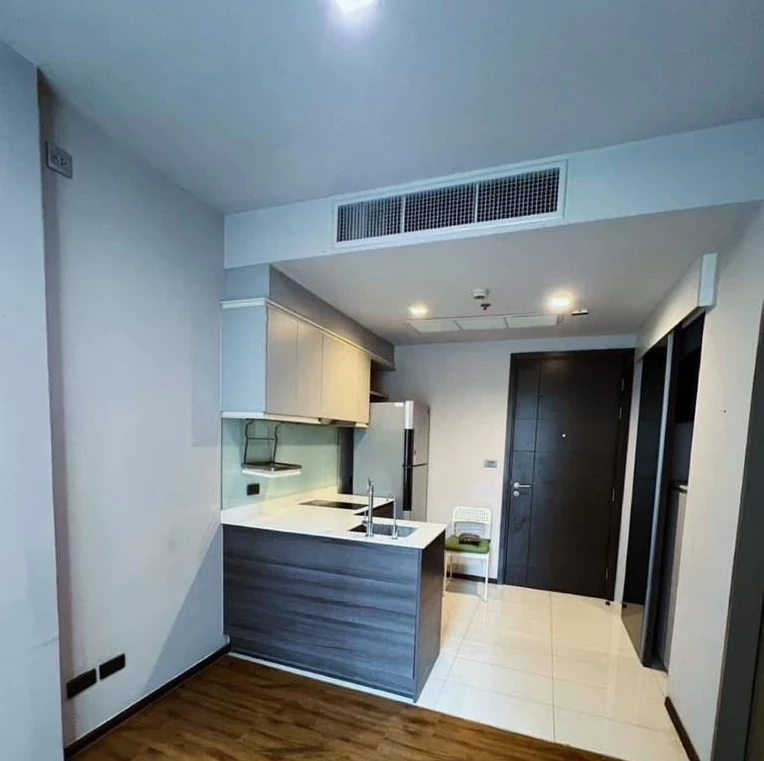 For sale: Seal by Sansiri Ekamai, 1st floor, large room, not hot, very private. Interested? Hurry and book now. Urgent!