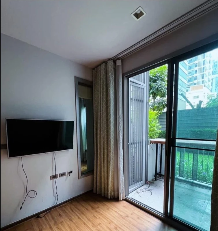 For sale: Seal by Sansiri Ekamai, 1st floor, large room, not hot, very private. Interested? Hurry and book now. Urgent!