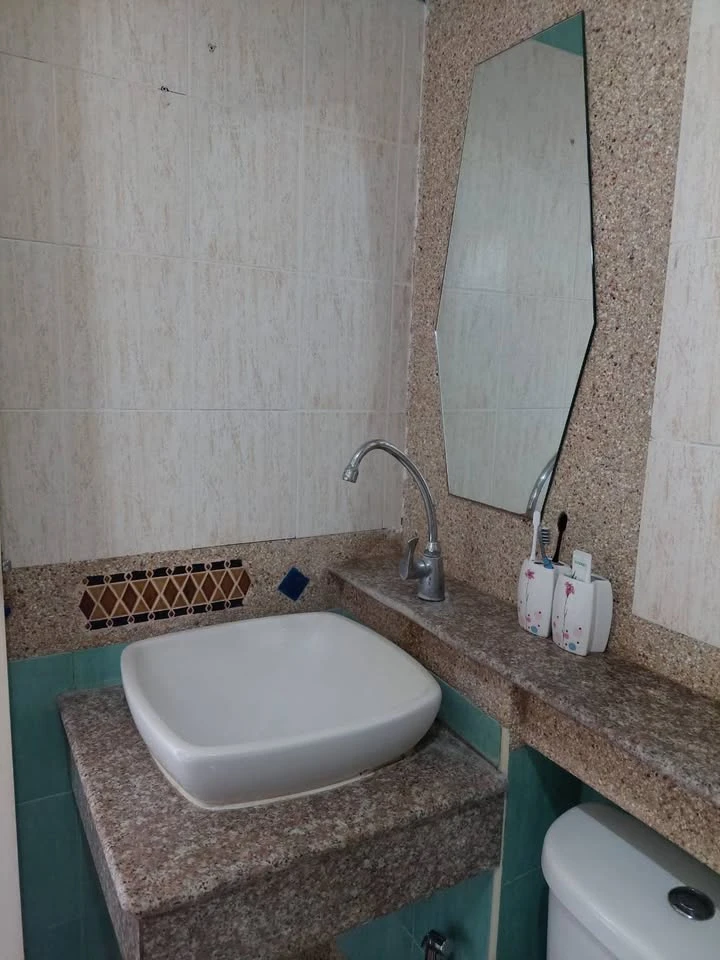 For sale: Champs-Elysees Tiwanon, well-decorated, quality built-in, with excellent wallpaper. If you don't reserve, you'll really miss out.