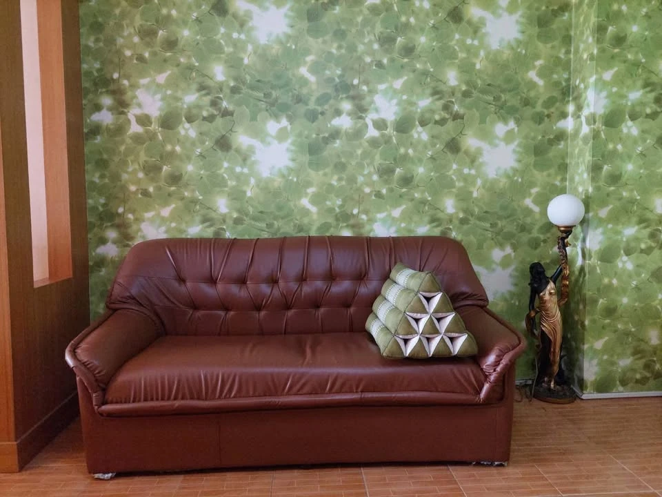 For sale: Champs-Elysees Tiwanon, well-decorated, quality built-in, with excellent wallpaper. If you don't reserve, you'll really miss out.