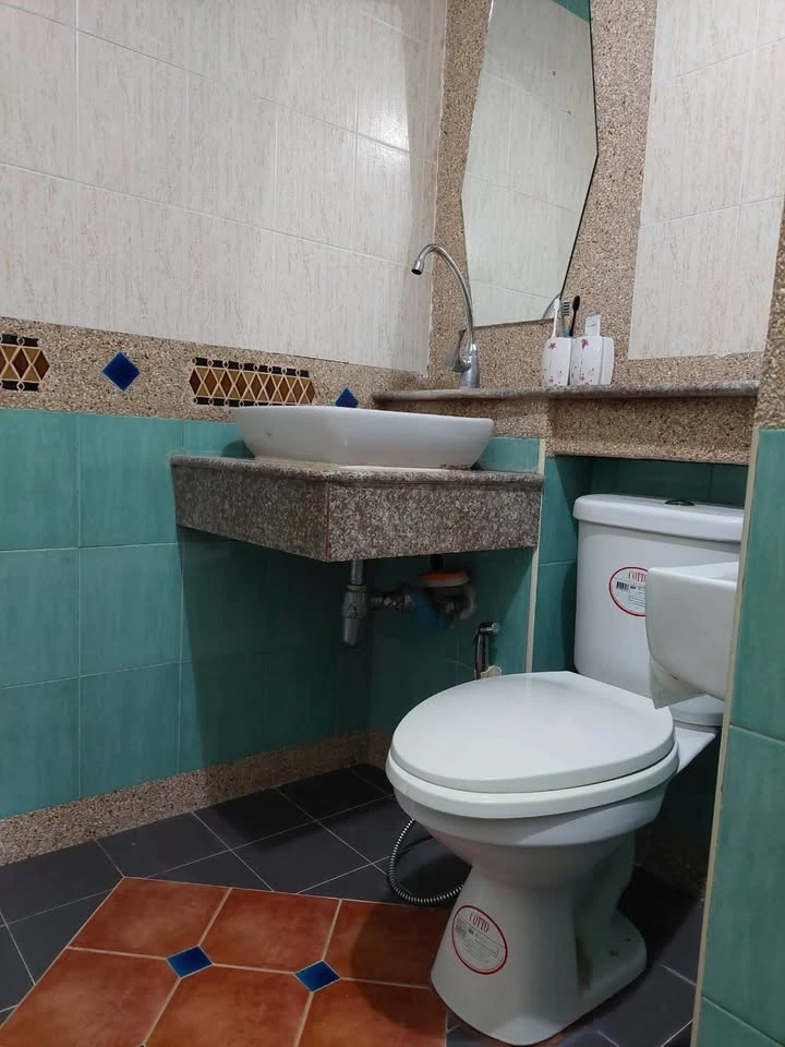 For sale: Champs-Elysees Tiwanon, well-decorated, quality built-in, with excellent wallpaper. If you don't reserve, you'll really miss out.