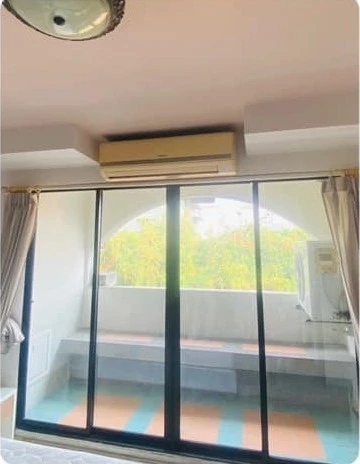 For sale: Champs Elysees Chaengwattana, Modern Hotel style condo, beautifully decorated, modern, using quality materials and equipment. Hurry and book