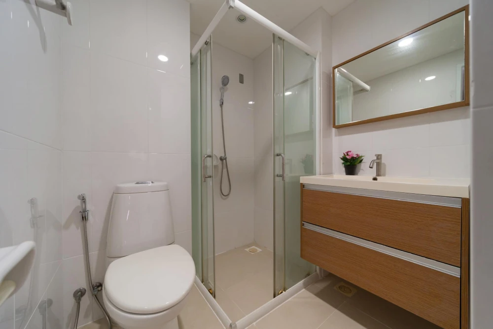 For sale: The Escape Condominium, Sukhumvit 101/1, 7th floor, Building A, comfortable, not cramped, beautifully decorated, complete functions, move in