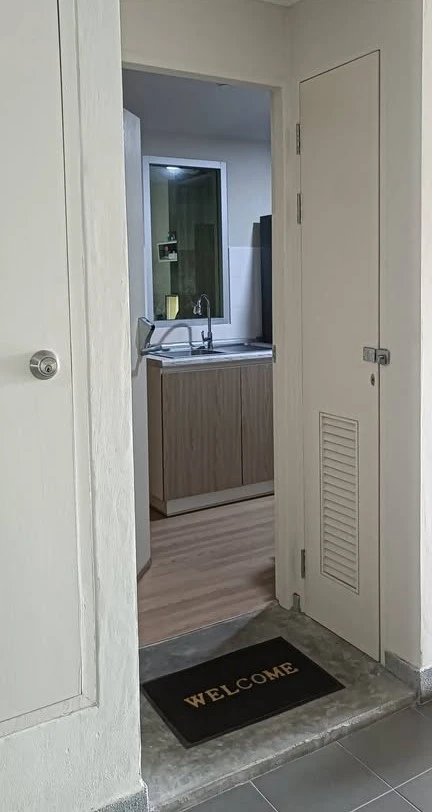 For sale The Escape Studio Sukhumvit 101/1, 2nd floor room, pool view, we are the owner.