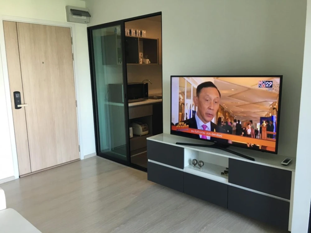 For sale: The Excel Groove Lasalle 52, 8th floor, fully furnished and equipped with electrical appliances. Reserve now, hurry!