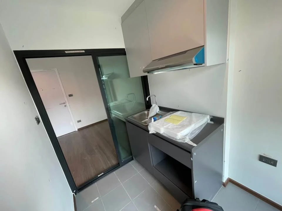 For sale: The Excel Ladprao-Sutthisan, beautiful room with furniture and appliances ready to use, very good location, book first, get it first.