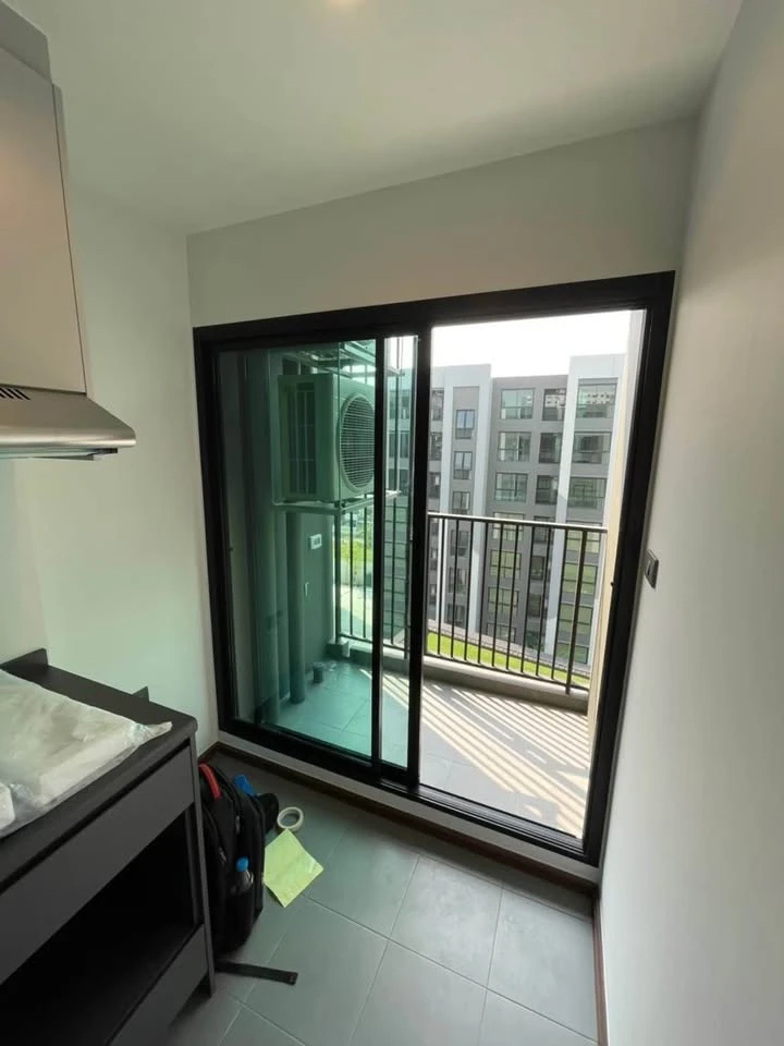 For sale: The Excel Ladprao-Sutthisan, beautiful room with furniture and appliances ready to use, very good location, book first, get it first.