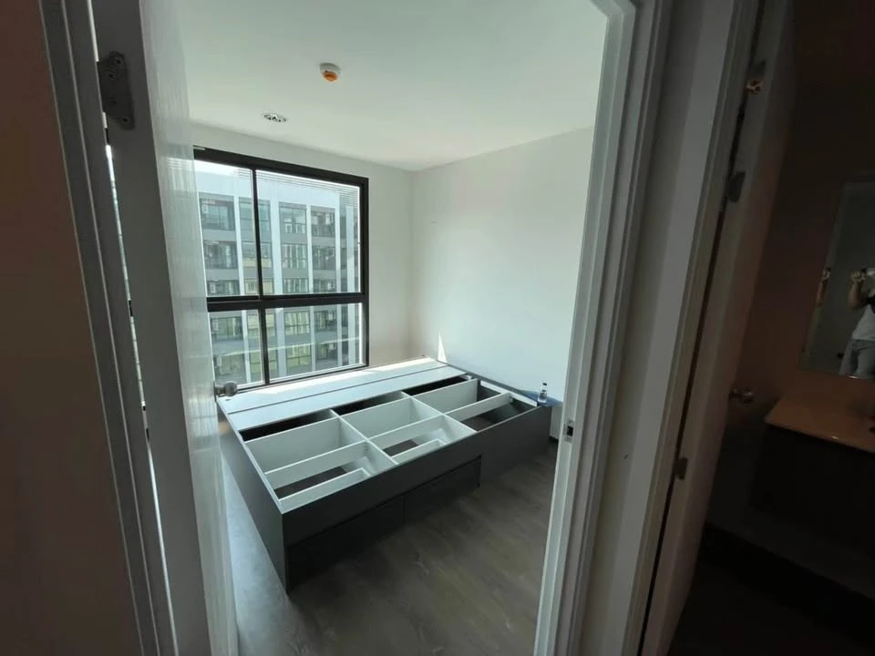 For sale: The Excel Ladprao-Sutthisan, beautiful room with furniture and appliances ready to use, very good location, book first, get it first.