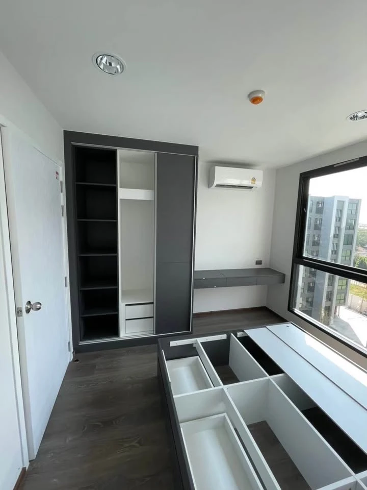 For sale: The Excel Ladprao-Sutthisan, beautiful room with furniture and appliances ready to use, very good location, book first, get it first.