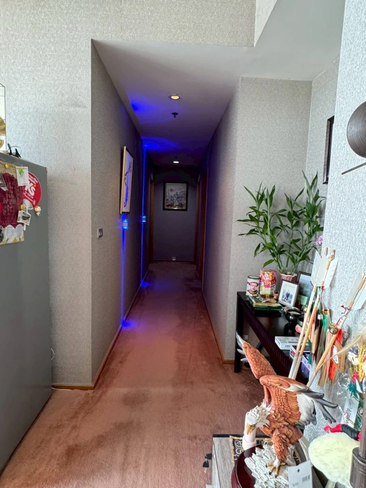For sale: The Emporio Place, high floor unit with stunning river bend views, no obstructing buildings, in the heart of the city. 3 bedrooms, 4 bathroo