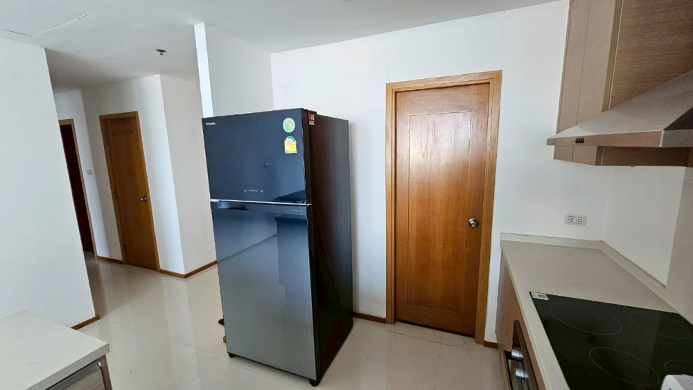 For sale: The Empire Place Sathorn, ready to move in, fully furnished, spacious and comfortable room, suitable for a family. Reserve now!
