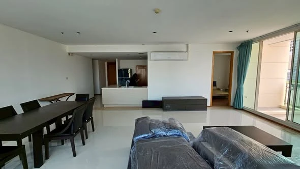 For sale: The Empire Place Sathorn, ready to move in, fully furnished, spacious and comfortable room, suitable for a family. Reserve now!