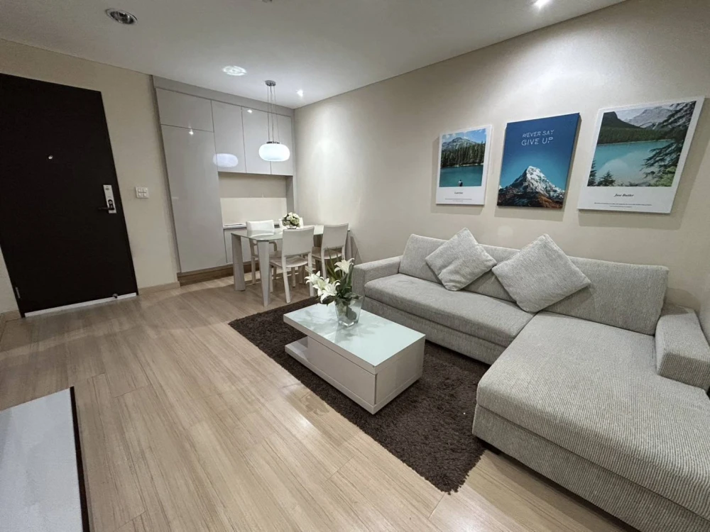For sale: The Address Pathumwan, 4th floor, Building A, full facilities, just bring your own luggage and move in.