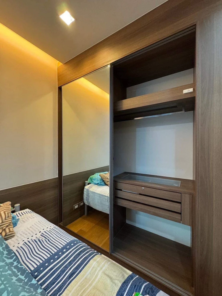 For sale: The Address Sathorn, 10th floor, spacious room, fully furnished, ready to move in, hurry and be the owner before you miss out.