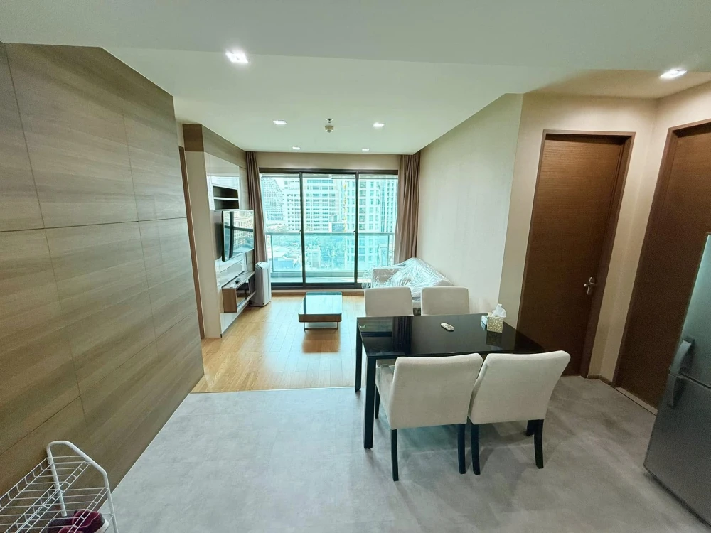 For sale: The Address Sathorn, 10th floor, spacious room, fully furnished, ready to move in, hurry and be the owner before you miss out.