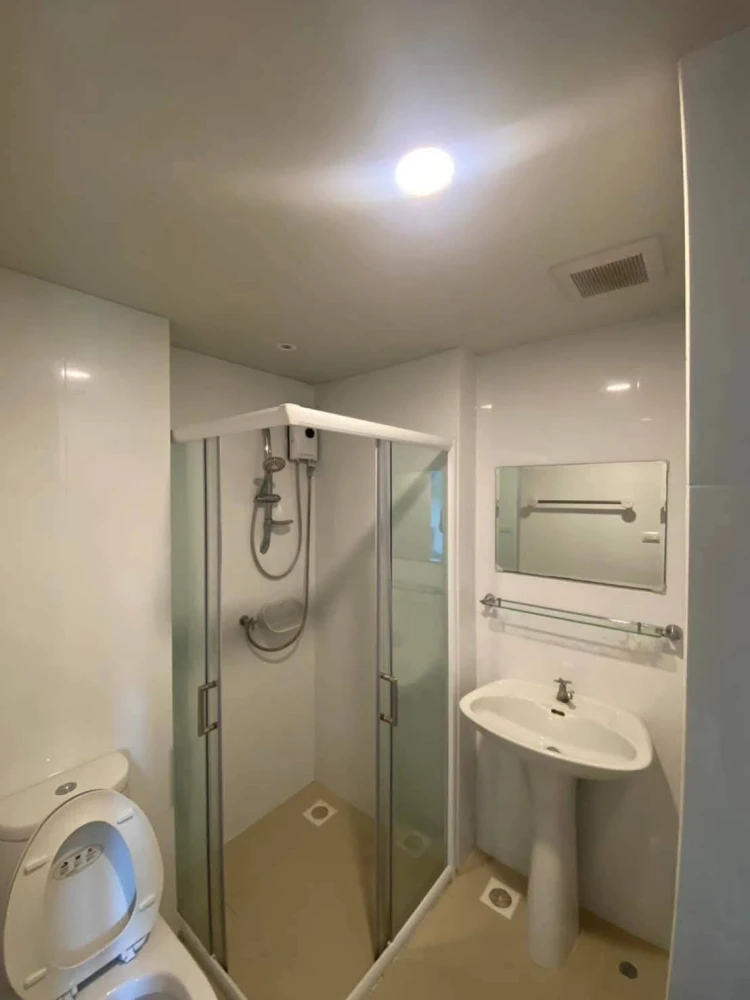 For sale: The Escape Condominium, Sukhumvit 101/1, 2nd floor, pool view, wide and airy hallway, spacious back balcony. Book now!
