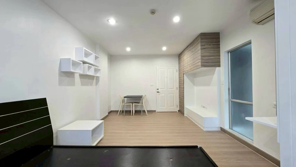 For sale: Dee Condo Ramintra, 2nd floor, beautiful room, fully furnished, ready to move in, reserve now, don't miss out.