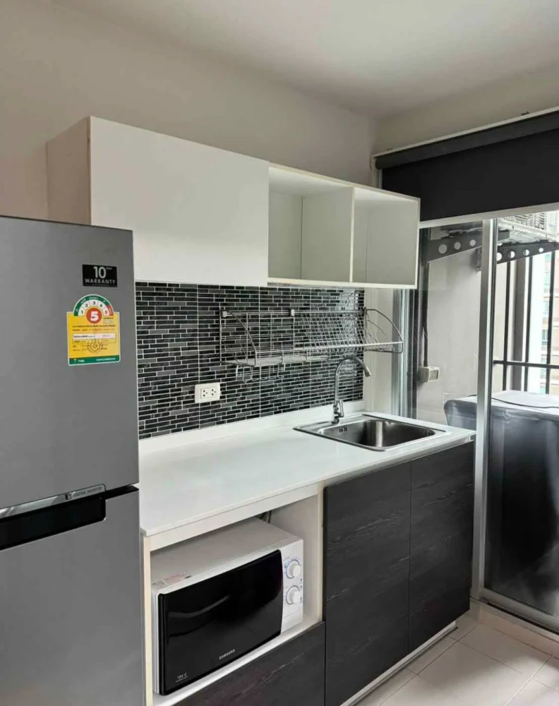 For sale, Dee Condo Sukhumvit 109, 6th floor, Building A, with furniture and electrical appliances, ready to move in, cool and comfortable, hurry and