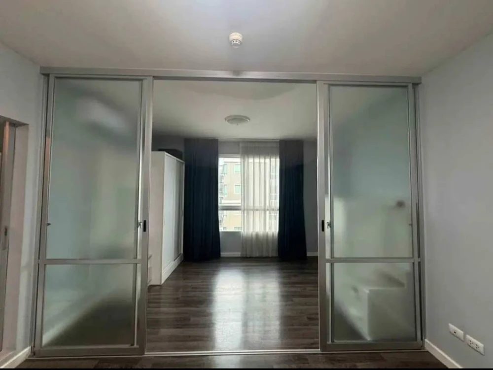 For sale, Dee Condo Sukhumvit 109, 6th floor, Building A, with furniture and electrical appliances, ready to move in, cool and comfortable, hurry and