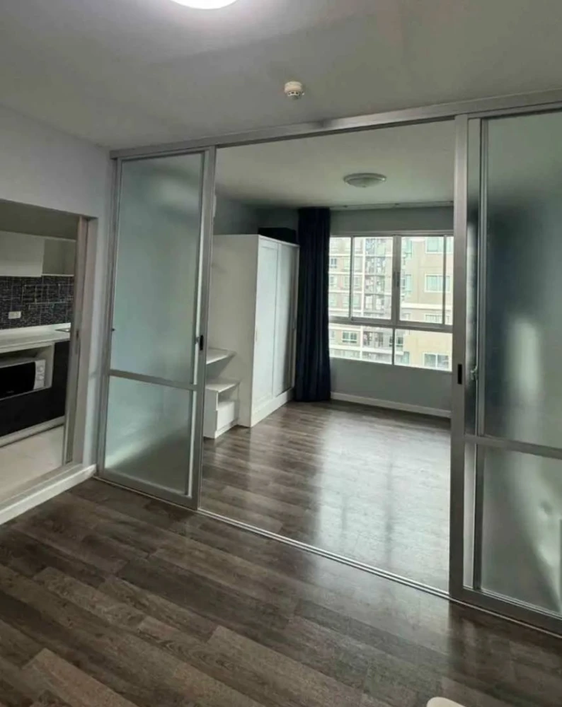 For sale, Dee Condo Sukhumvit 109, 6th floor, Building A, with furniture and electrical appliances, ready to move in, cool and comfortable, hurry and