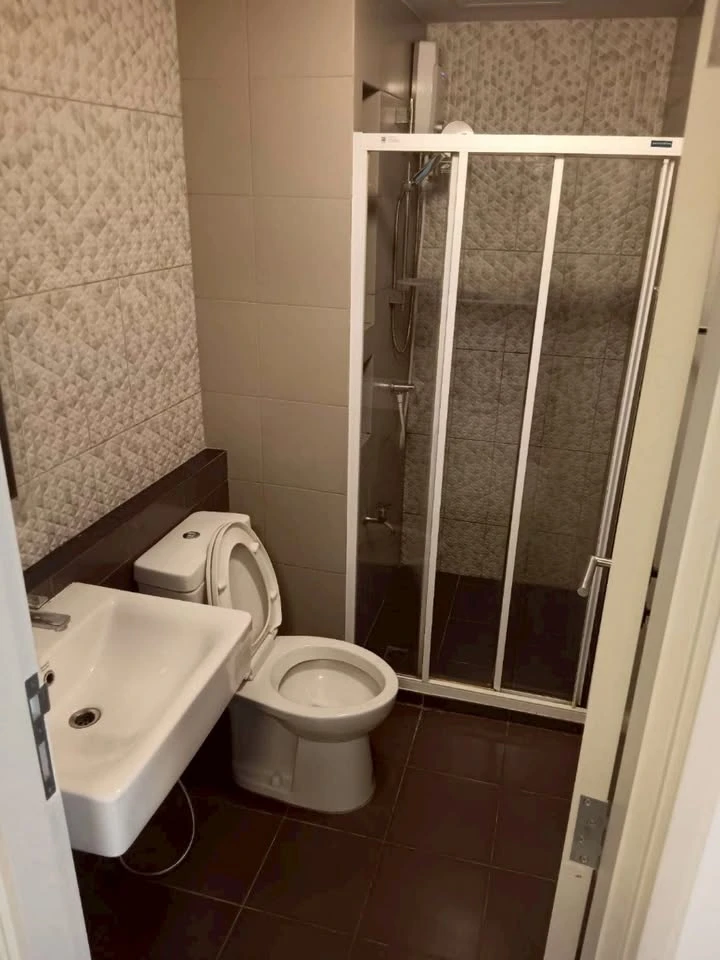 For sale: D Condo Bliss Sriracha, house number 35, garden view, 2nd floor, stylishly decorated. If you don't reserve, you'll miss out!
