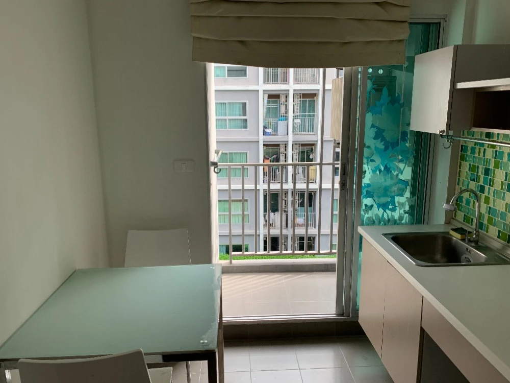 For sale: D Condo Ramkhamhaeng, 4th floor, partitioned room, fully furnished, book now, don't miss out.