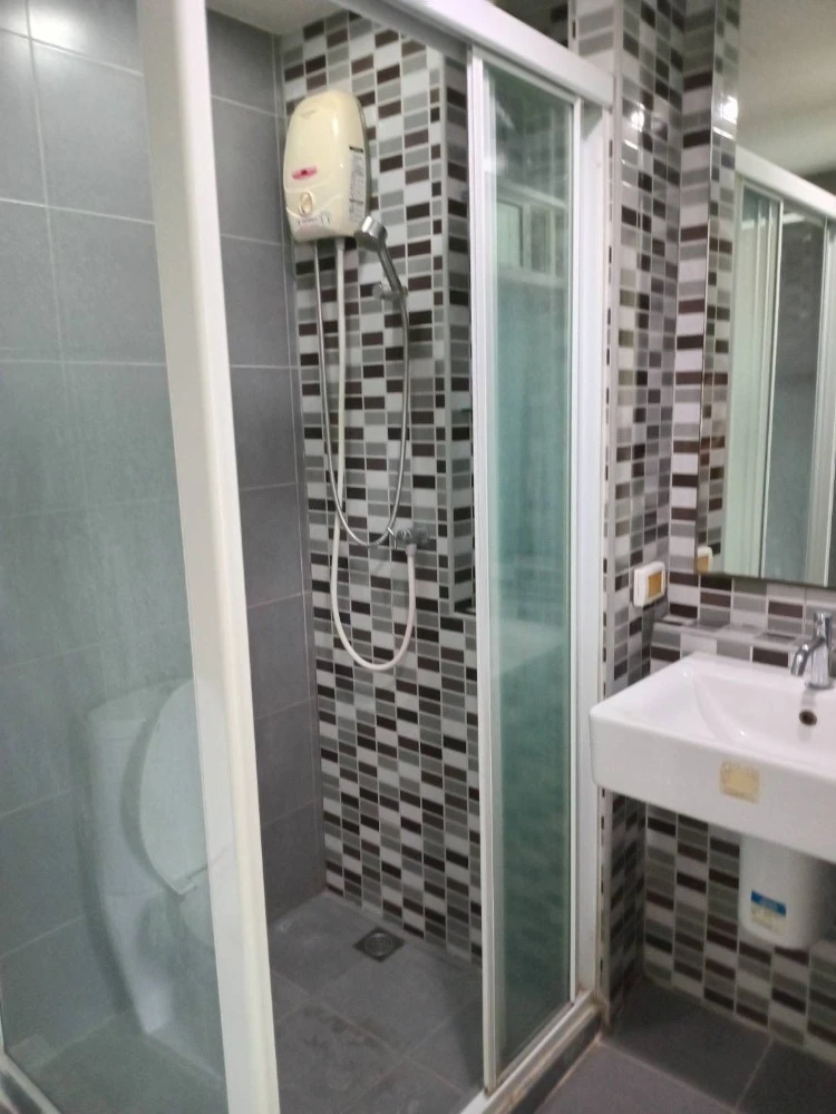For sale: D Condo Ramkhamhaeng, 8th floor, fully furnished, nice to live in. Interested in owning one? Hurry and reserve now.