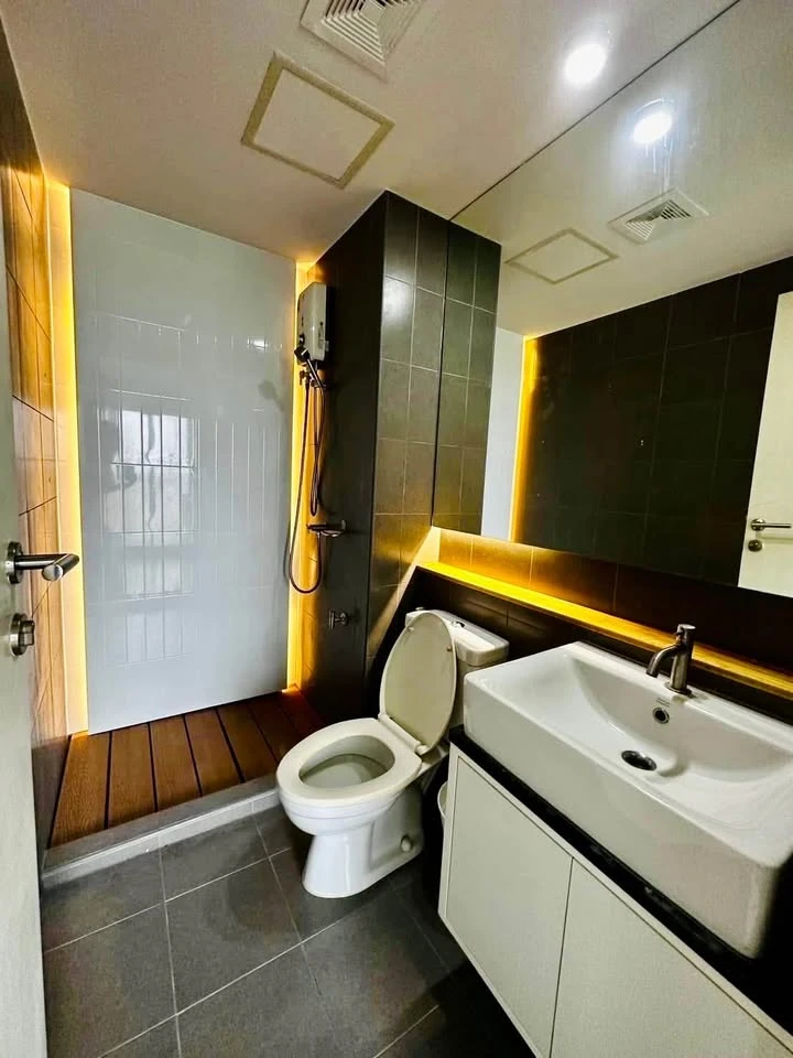 For sale: D Condo Campus Rangsit Phase 1, the right condo for people with the LUXURY style!! Beautifully decorated, ready to move in