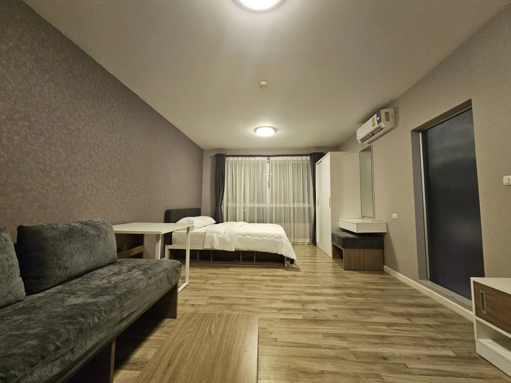 For sale rent: D Condo Campus Rangsit Phase 2. Comfortable living, definitely not hot. Cool, airy rooms. Ready to move in immediately!