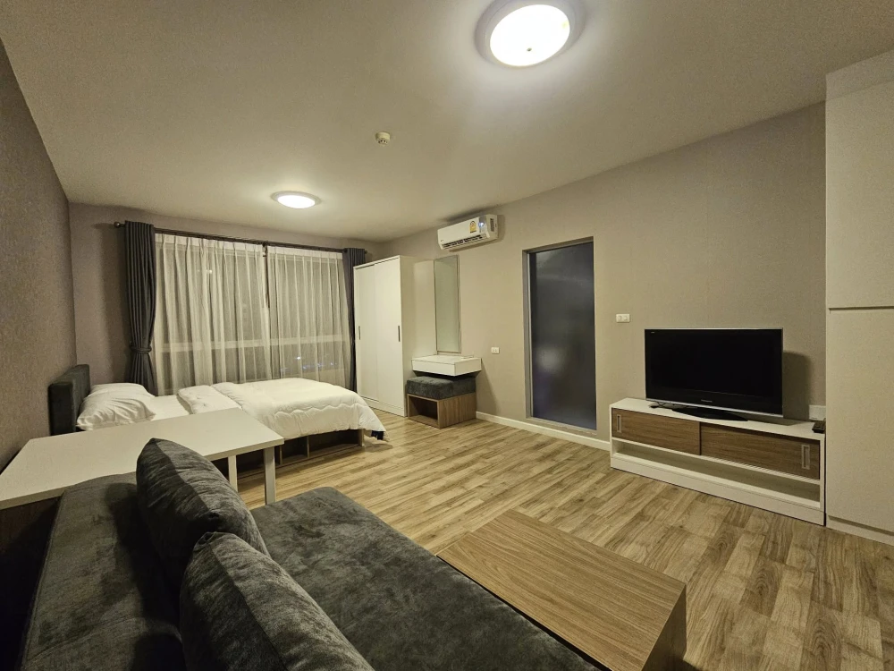 For sale rent: D Condo Campus Rangsit Phase 2. Comfortable living, definitely not hot. Cool, airy rooms. Ready to move in immediately!