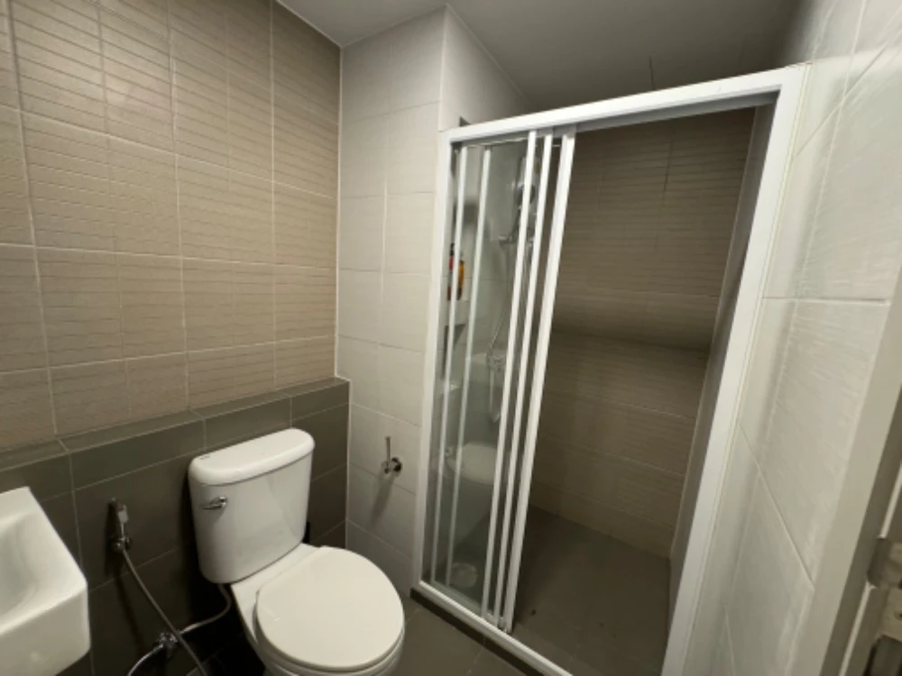 For sale: D Condo Hideaway Rangsit, 7th floor, fully furnished, book now, don't miss out.