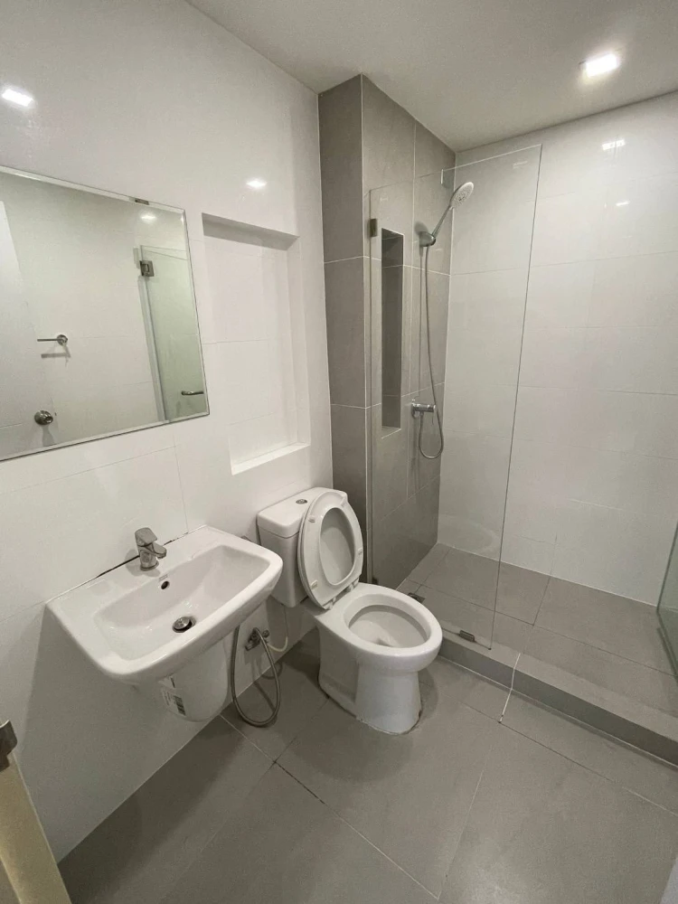 For sale: Dee Mura Ratchayothin, size 25 sq m, 8th floor, furnished room, ready to move in, complete with electrical appliances. Hurry and reserve now