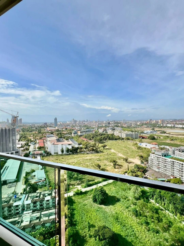 For sale: Dusit Grand Condo View (Jomtien), 24th floor. Sea and city view, no obstructing buildings. Fully furnished with appliances. Ready to move in