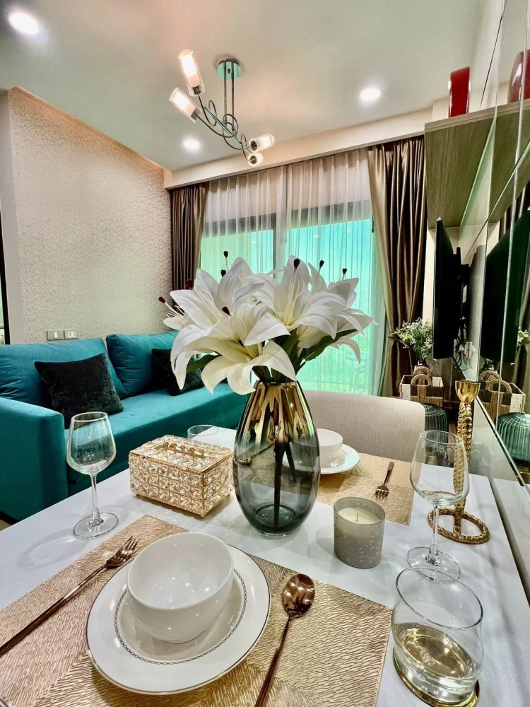 For sale: Dusit Grand Condo View (Jomtien), 24th floor. Sea and city view, no obstructing buildings. Fully furnished with appliances. Ready to move in